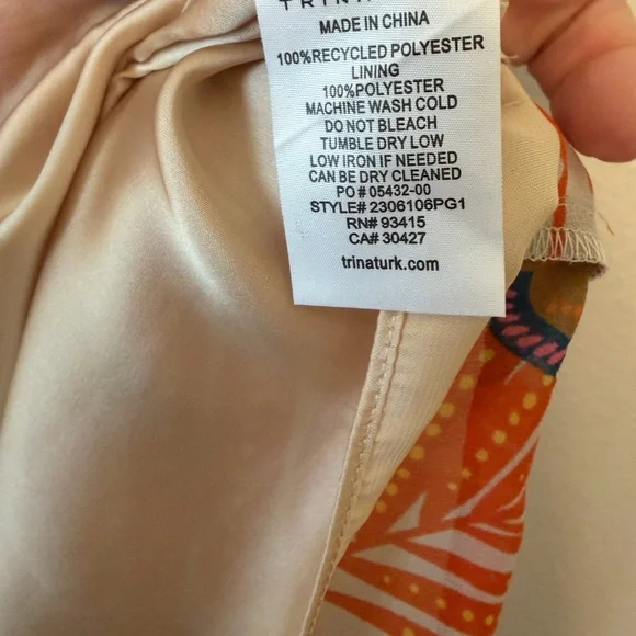 Trina Turk Floral V-Neck Blouse Large - Picture 4 of 4